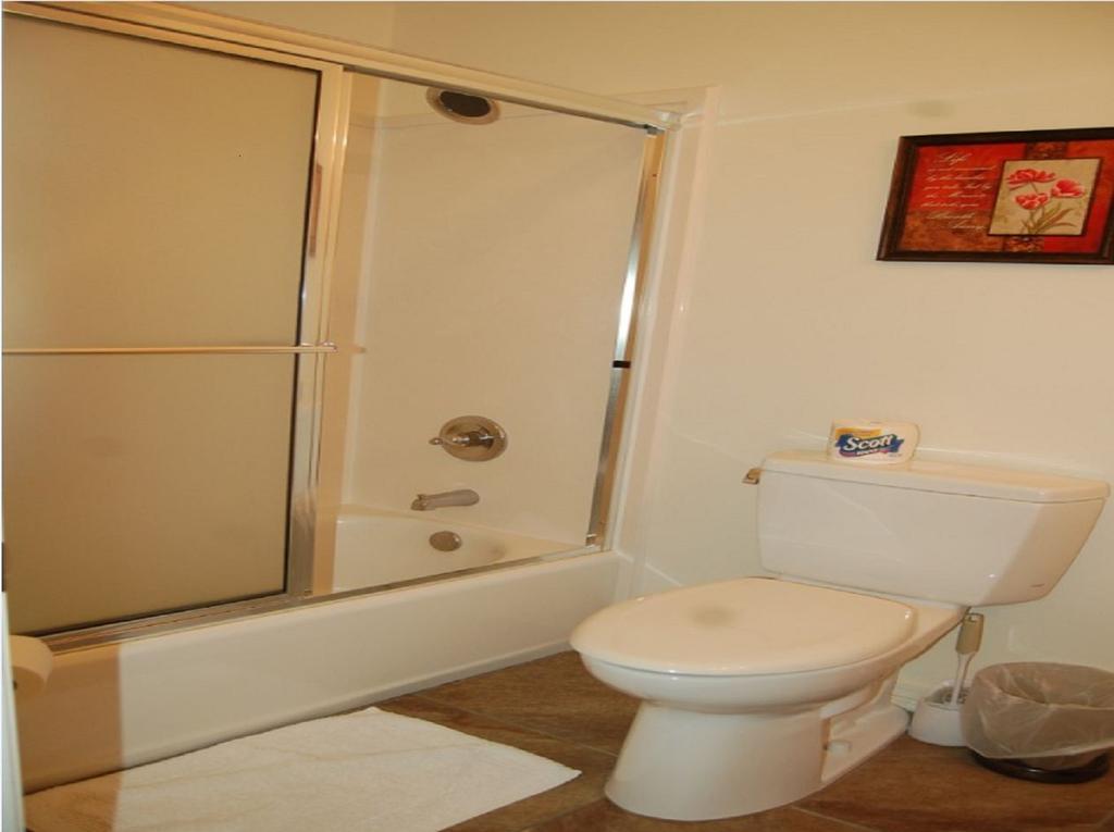 Tux Creek Inn Biloxi Phòng bức ảnh